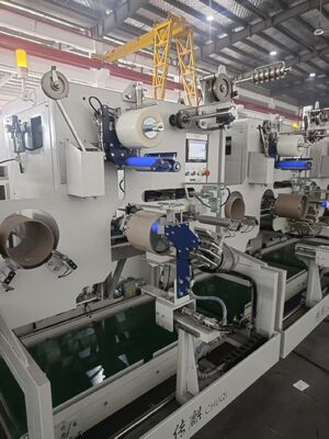 Bobineuse entièrement automatique de type convoyeur à enroulement interne avec courroie PP