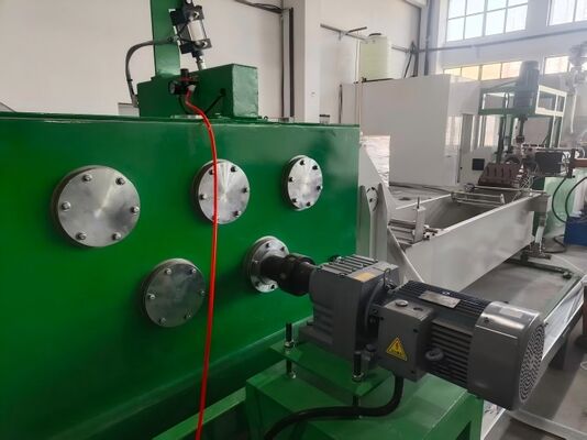 Système de changement rapide de filière pour machine à fabriquer des liens d'emballage en PP pour des configurations de production de PP flexibles