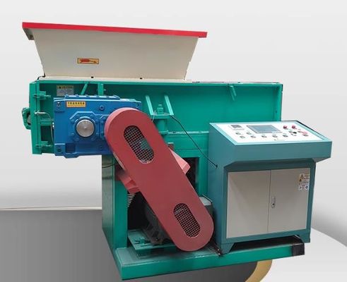 Pipe en PVC PE à un seul arbre machine à déchiqueter les ciseaux rotatifs pour les plastiques