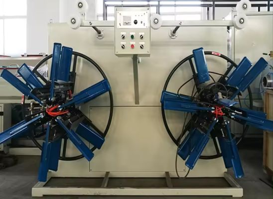 Automatique de remontage de tuyau en bande de caoutchouc recyclé