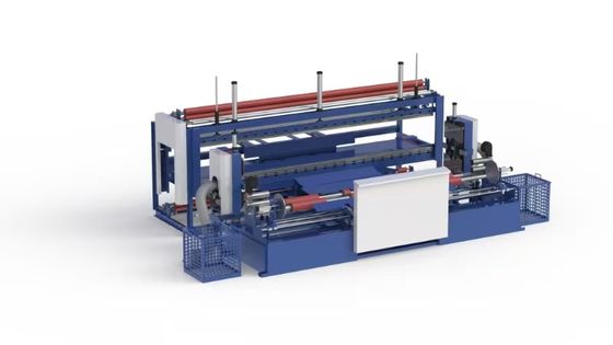 Machine à emballer automatiquement des rouleaux de tissu